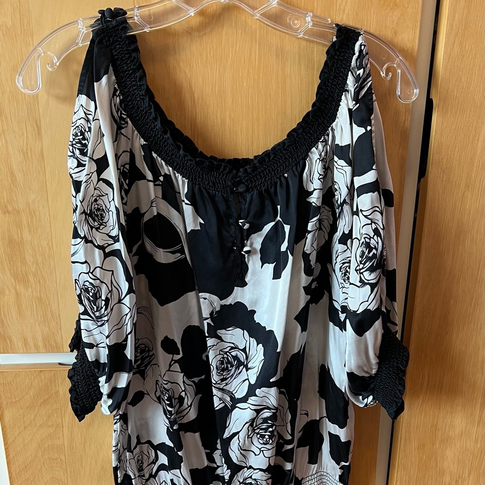 White House Black Market Drop shoulders top. Good condition.